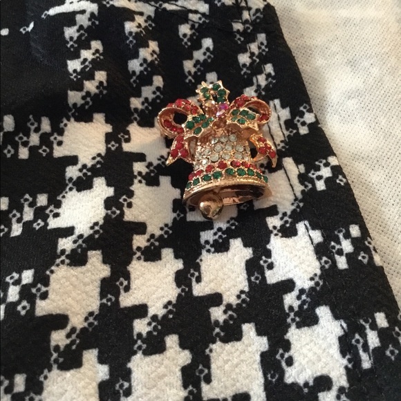 1 left! Set of 2 Christmas Bell Rhinestone Bow Bling Brooches - Picture 3 of 9